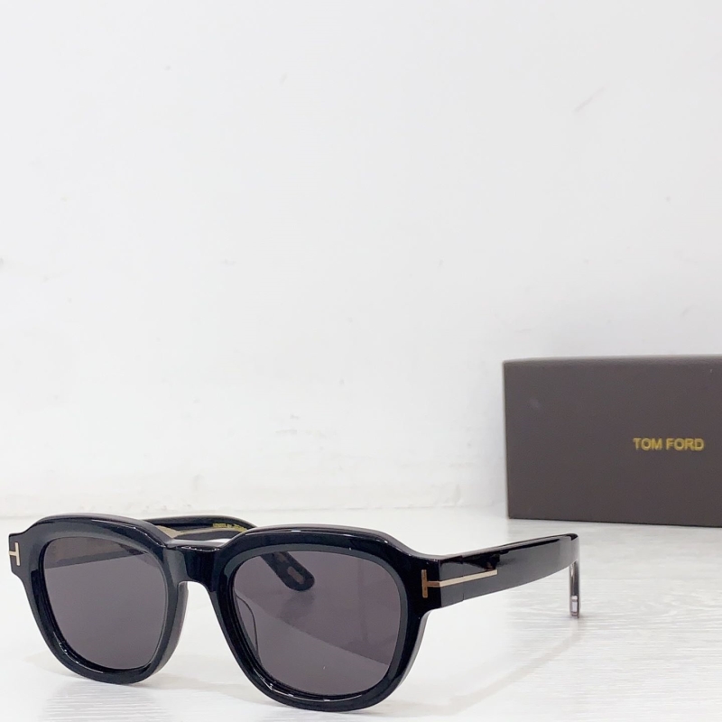 TOM FORD